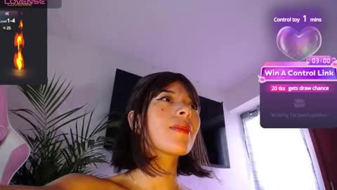 Snapshot of maggie_raver chatting on 03.11.25 maggie online show from 03.11.25