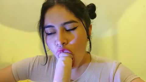 Snapshot of magic_alicee_ chatting on 11.14.25 Alice online show from 11.14.25