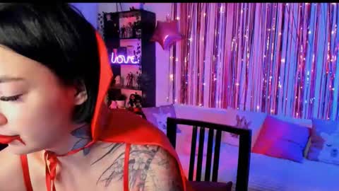 Snapshot of magic_alie chatting on 10.20.25 Magic Allie online show from 10.20.25