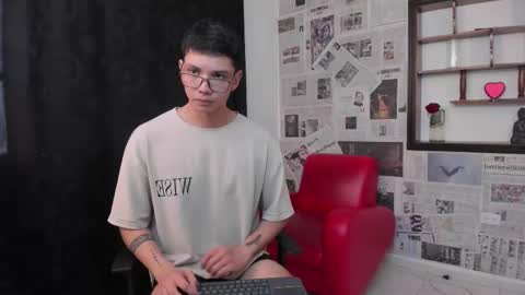 Snapshot of magic_boy01 chatting on 02.20.25 Damian Rivers online show from 02.20.25