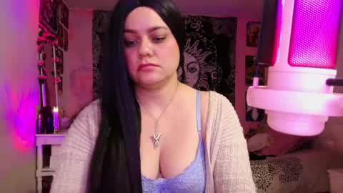 Snapshot of magic_clairewitch chatting on 01.06.25 Claire online show from 01.06.25