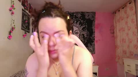 Snapshot of magic_clairewitch chatting on 03.12.25 Claire online show from 03.12.25