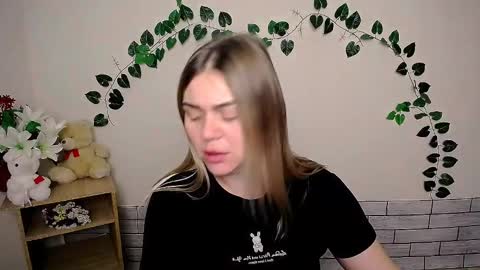 Snapshot of magic_katarina_ chatting on 02.03.25 magic_katarina_ online show from 02.03.25