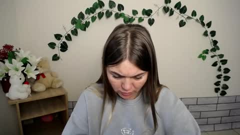 Snapshot of magic_katarina_ chatting on 10.06.25 magic_katarina_ online show from 10.06.25