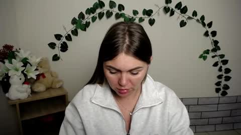 Snapshot of magic_katarina_ chatting on 10.09.25 magic_katarina_ online show from 10.09.25