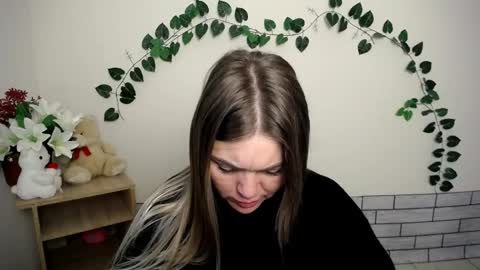 Snapshot of magic_katarina_ chatting on 10.14.25 magic_katarina_ online show from 10.14.25