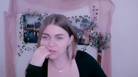 Snapshot of magic_katarina_ chatting on 11.18.25 magic_katarina_ online show from 11.18.25