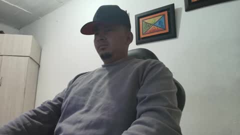 Snapshot of magic_milk23 chatting on 10.22.25 magic_milk23 online show from 10.22.25