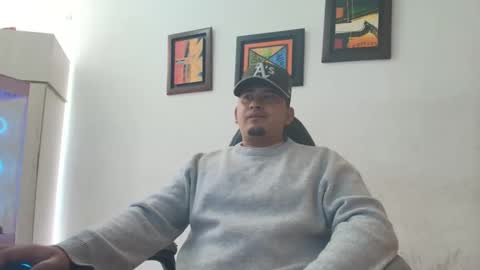 magic_milk23 online show from 12.14.25