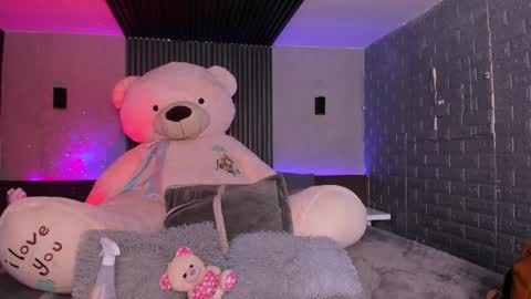 Snapshot of magic_rouse chatting on 02.22.26 M Rss online show from 02.22.26