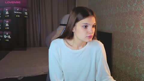 Snapshot of magic_shy chatting on 09.19.25 Merry online show from 09.19.25