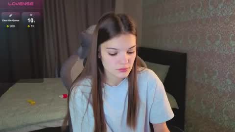 Snapshot of magic_shy chatting on 10.24.25 Merry online show from 10.24.25