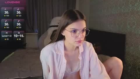 Snapshot of magic_shy chatting on 11.29.25 Merry online show from 11.29.25