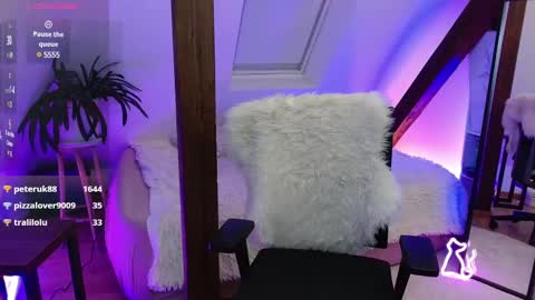 Snapshot of magic_zooey chatting on 12.16.24 Zooey online show from 12.16.24