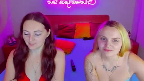 Lili and Bella online show from 01.11.25