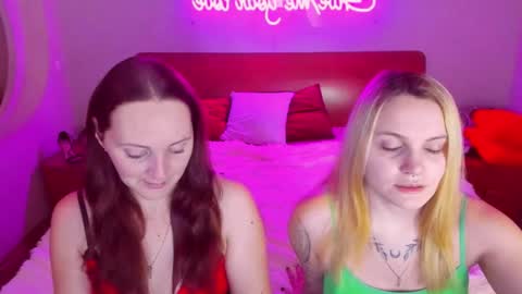 Lili and Bella online show from 02.08.25