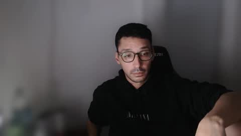 Snapshot of magicjawn chatting on 11.04.25 magicjawn online show from 11.04.25