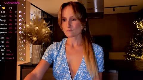 magicpeaach online show from 01.11.25