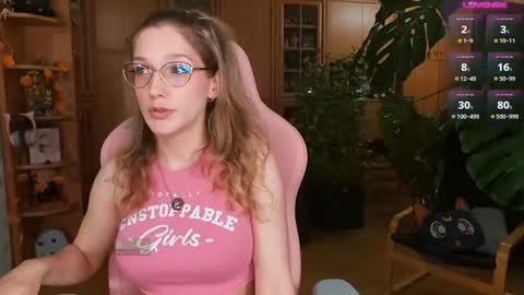 Nicole online show from 10.08.25