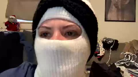 Maggie online show from 12.27.24