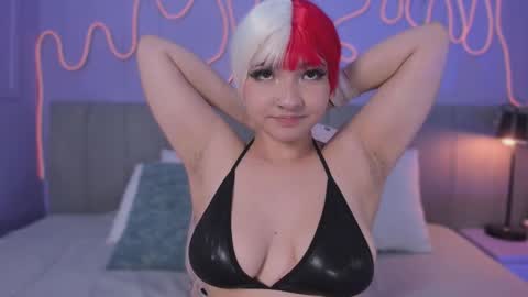 Snapshot of mai_higurashi chatting on 10.25.25 Mai online show from 10.25.25