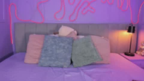 Snapshot of mai_higurashi chatting on 11.28.25 Mai online show from 11.28.25