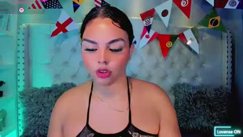 Snapshot of maia_hotts chatting on 06.11.26 CamiiGarcia online show from 06.11.26