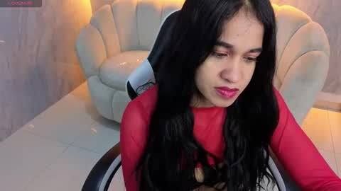 Snapshot of maia_tx chatting on 11.06.25 Online 800 to 1400 online show from 11.06.25