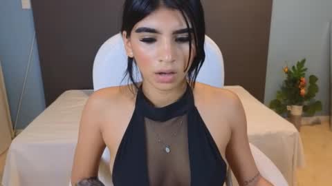 Maiaa Ruiz  online show from 01.04.25