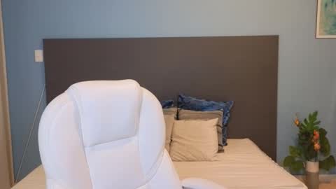 Maiaa Ruiz  online show from 01.07.25