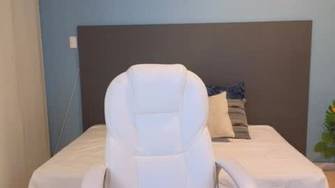 Maiaa Ruiz  online show from 01.11.25