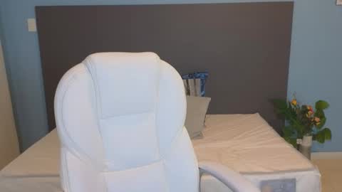 Maiaa Ruiz  online show from 02.15.25