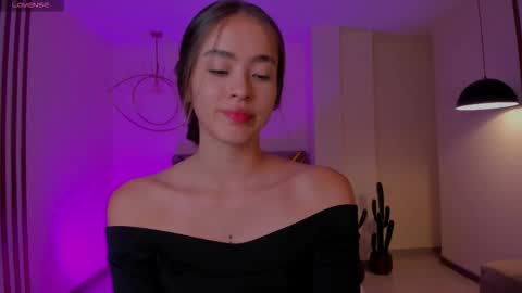  Maia  online show from 09.15.25