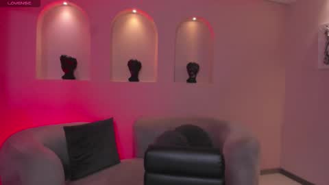  Maia  online show from 12.20.25