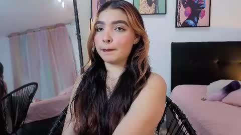 Snapshot of maiamancini chatting on 06.14.26 Maia online show from 06.14.26