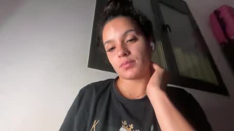 Snapshot of maiapark chatting on 06.25.26 Maia online show from 06.25.26