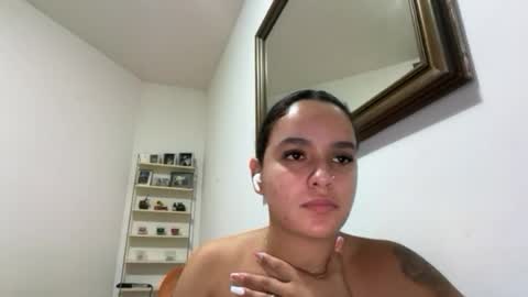 Snapshot of maiapark chatting on 08.01.26 Maia online show from 08.01.26