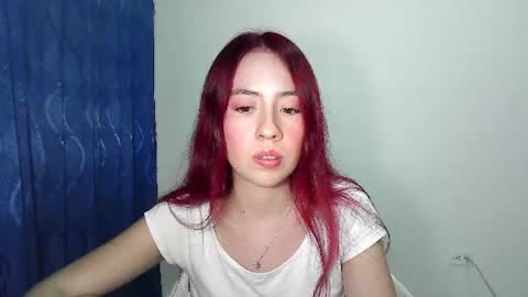 Snapshot of maiarosse_ chatting on 06.11.26 MaiaRosse online show from 06.11.26