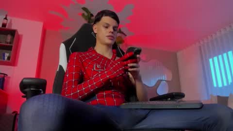 Snapshot of maicolruggeri chatting on 10.31.25 MAICOL online show from 10.31.25