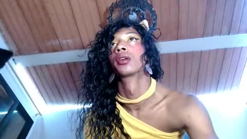 Bella Maidi online show from 02.21.25