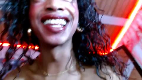 Bella Maidi online show from 03.09.25