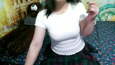 Snapshot of maiili06 chatting on 02.26.26 maiili06 online show from 02.26.26