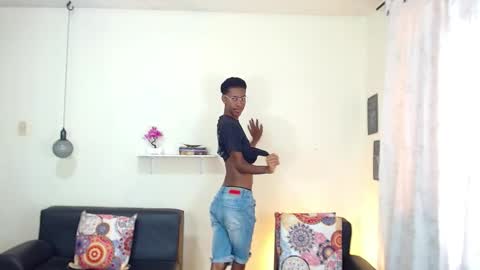 Snapshot of maiki18 chatting on 02.05.25 I am Maik online show from 02.05.25