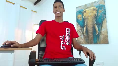 Snapshot of maiki18 chatting on 09.10.25 I am Maik online show from 09.10.25