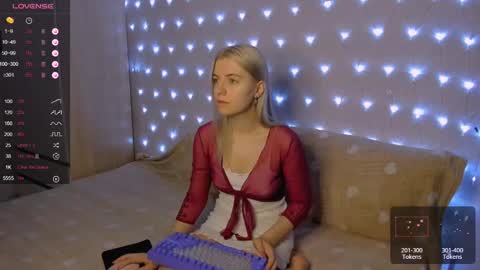 Snapshot of mailin_harrington chatting on 01.10.25 Your kitty online show from 01.10.25