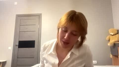 Evie online show from 06.25.26