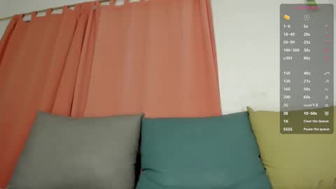 Snapshot of maison_sofiaa chatting on 02.04.25 online show from 02.04.25