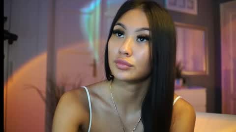 Snapshot of maistream chatting on 09.22.25 Mai online show from 09.22.25