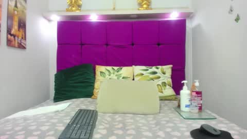 maite_milky18 online show from 11.29.25