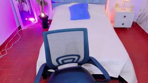 MAITE STONE1 online show from 02.05.26